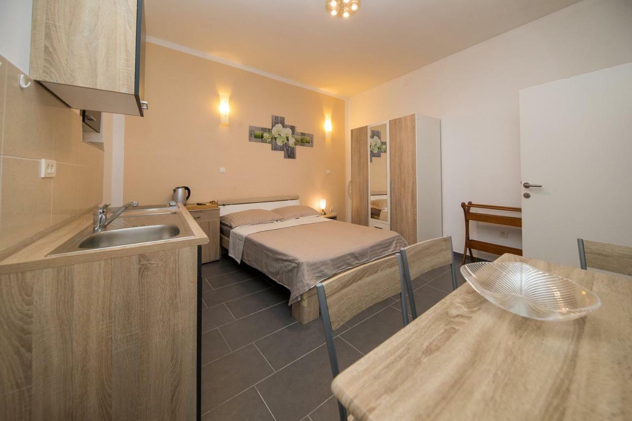 Apartment Zorica ซริกเวนิซา ภายนอก รูปภาพ